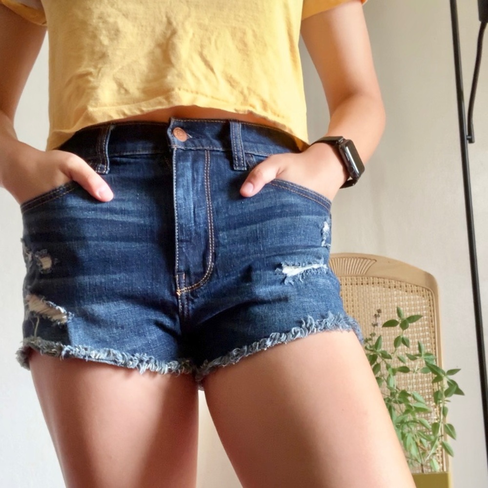hollister vintage high rise distressed shorts